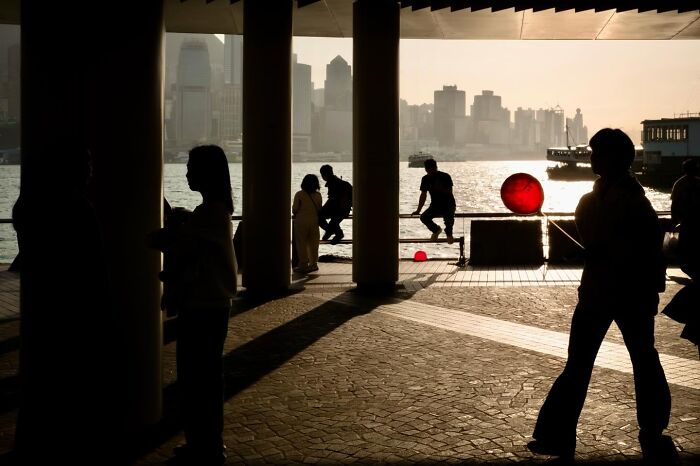 35 New And Unbelievable Street Coincidences Caught On Camera By Edas Wong 35 New And Unbelievable Street Coincidences Caught On Camera By Edas Wong