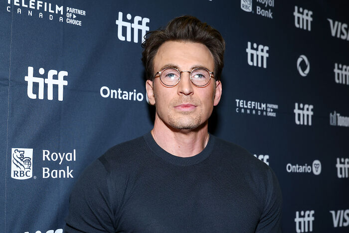 Chris Evans Just Had His Very First “Glowdown” And The Entire Internet Is Having A Meltdown Chris Evans Just Had His Very First “Glowdown” And The Entire Internet Is Having A Meltdown