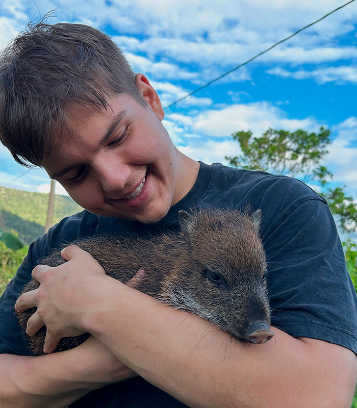 Man Ditches Modern Life To Live With Remote Tribe After Falling In Love With Amazonian Man Ditches Modern Life To Live With Remote Tribe After Falling In Love With Amazonian