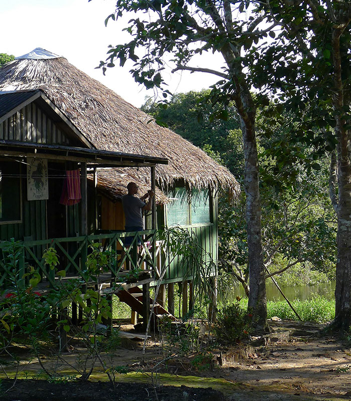 Man Ditches Modern Life To Live With Remote Tribe After Falling In Love With Amazonian Man Ditches Modern Life To Live With Remote Tribe After Falling In Love With Amazonian