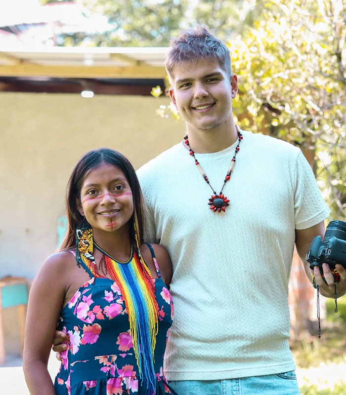 Man Ditches Modern Life To Live With Remote Tribe After Falling In Love With Amazonian Man Ditches Modern Life To Live With Remote Tribe After Falling In Love With Amazonian