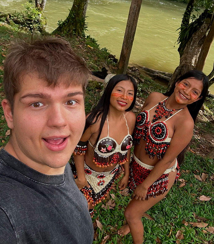 Man Ditches Modern Life To Live With Remote Tribe After Falling In Love With Amazonian Man Ditches Modern Life To Live With Remote Tribe After Falling In Love With Amazonian