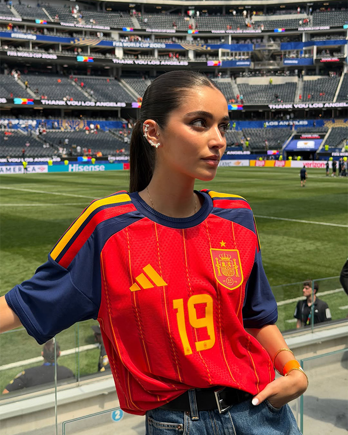“If You’re A Woman, You Know”: World Cup Hero’s Treatment Of Girlfriend After Final Win Enrages Female Fans “If You’re A Woman, You Know”: World Cup Hero’s Treatment Of Girlfriend After Final Win Enrages Female Fans