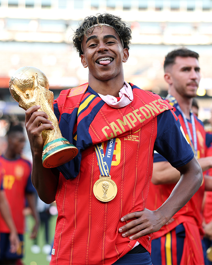 “If You’re A Woman, You Know”: World Cup Hero’s Treatment Of Girlfriend After Final Win Enrages Female Fans “If You’re A Woman, You Know”: World Cup Hero’s Treatment Of Girlfriend After Final Win Enrages Female Fans
