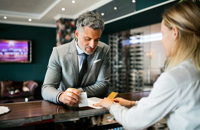 32 Hotel Industry Secrets That Are Helpful To Know Before Your Next Vacation