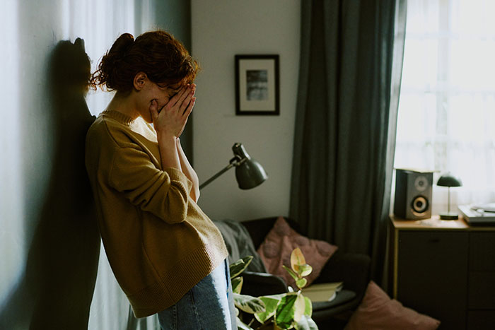 Woman Gets An Unexpected Wake-Up Call After Getting Dumped In The Worst Way Possible Woman Gets An Unexpected Wake-Up Call After Getting Dumped In The Worst Way Possible