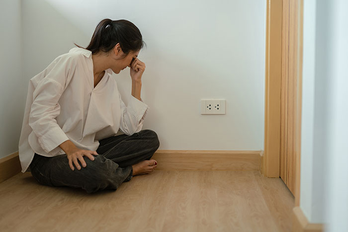 Woman Gets An Unexpected Wake-Up Call After Getting Dumped In The Worst Way Possible Woman Gets An Unexpected Wake-Up Call After Getting Dumped In The Worst Way Possible