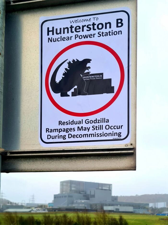This Artist Put Up 37 Brilliantly Absurd Signs That Look Official Until You Actually Read Them This Artist Put Up 37 Brilliantly Absurd Signs That Look Official Until You Actually Read Them