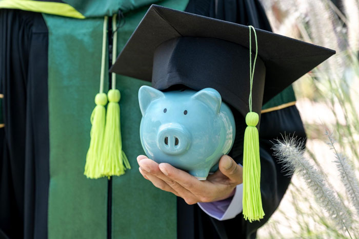 Daughter Loses Half A Million Dollar College Fund After Calling Her Aunt A Homewrecker Daughter Loses Half A Million Dollar College Fund After Calling Her Aunt A Homewrecker