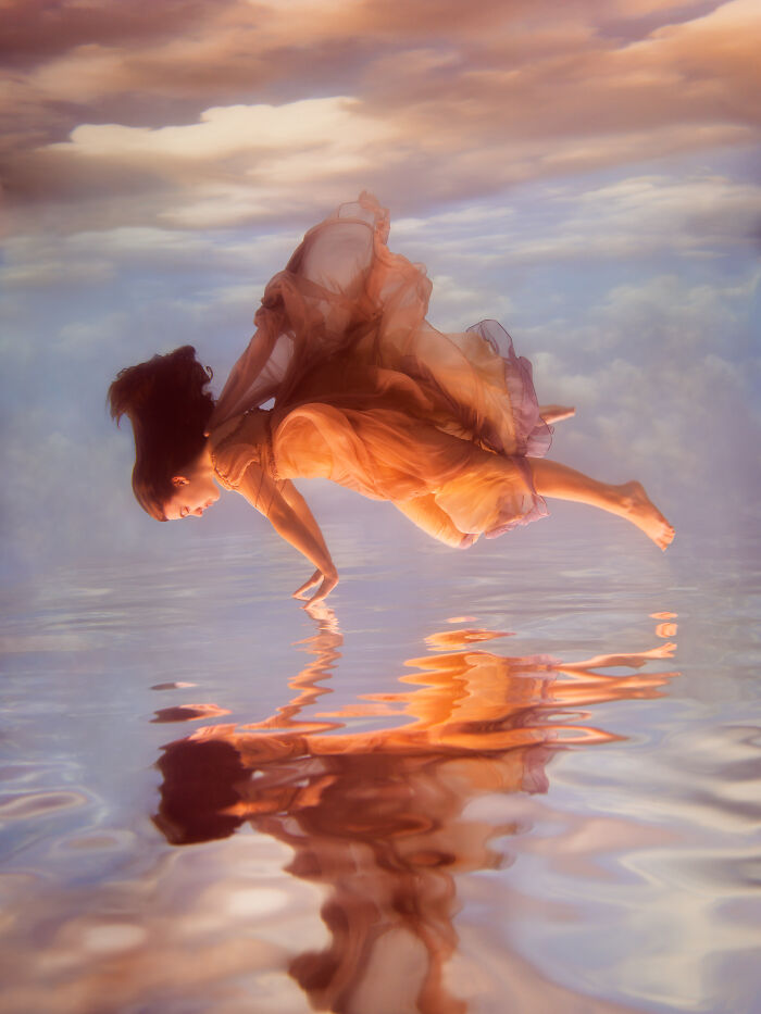 This Photographer Creates Surreal Photos By Submerging Her Subjects In Water (27 Pics) This Photographer Creates Surreal Photos By Submerging Her Subjects In Water (27 Pics)