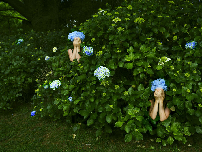 This Photographer Creates Surreal Photos By Submerging Her Subjects In Water (27 Pics) This Photographer Creates Surreal Photos By Submerging Her Subjects In Water (27 Pics)