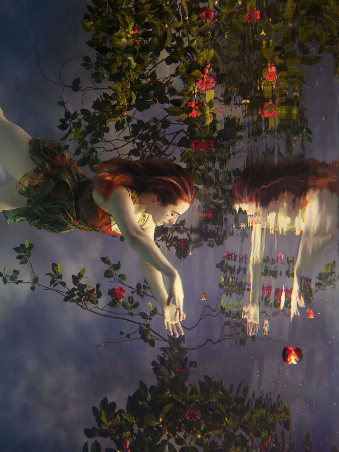 This Photographer Creates Surreal Photos By Submerging Her Subjects In Water (27 Pics) This Photographer Creates Surreal Photos By Submerging Her Subjects In Water (27 Pics)