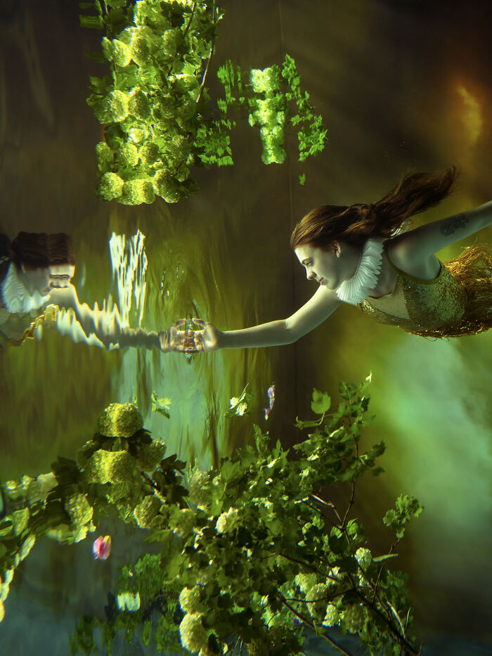This Photographer Creates Surreal Photos By Submerging Her Subjects In Water (27 Pics) This Photographer Creates Surreal Photos By Submerging Her Subjects In Water (27 Pics)