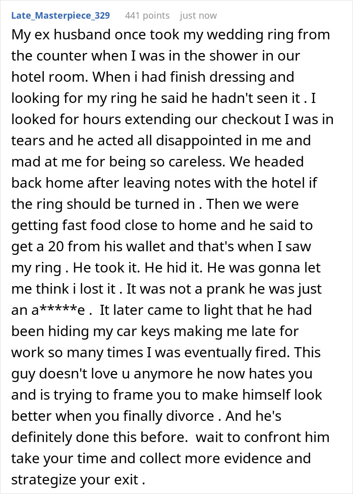 Guy Tells GF She Missed Missing Business Sign, She Finds Video Of Him Removing It Minutes Earlier Guy Tells GF She Missed Missing Business Sign, She Finds Video Of Him Removing It Minutes Earlier