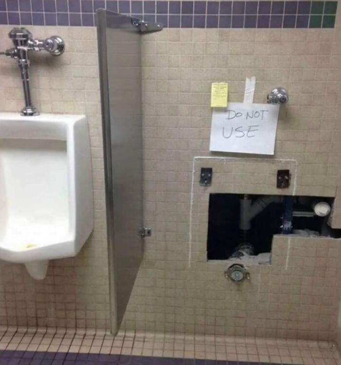 77 Signs That Hilariously Failed At The One Thing They Were Supposed To Do