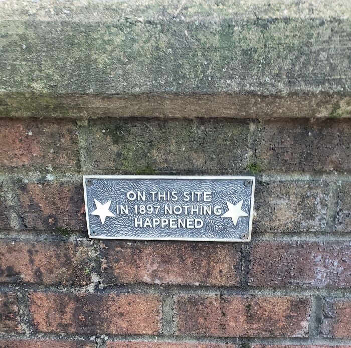 77 Signs That Hilariously Failed At The One Thing They Were Supposed To Do