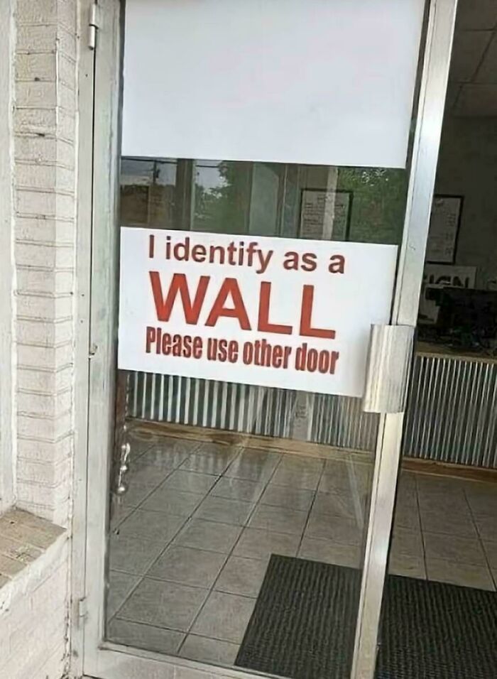 77 Signs That Hilariously Failed At The One Thing They Were Supposed To Do