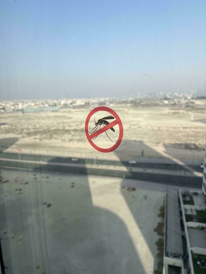 77 Signs That Hilariously Failed At The One Thing They Were Supposed To Do