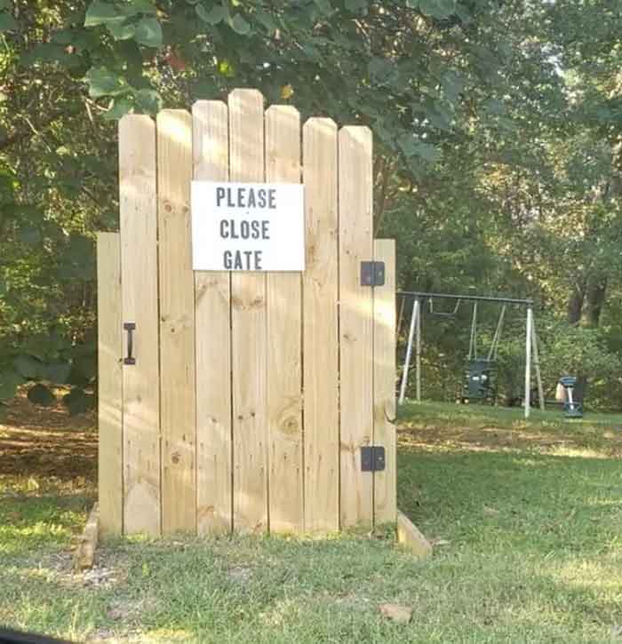 77 Signs That Hilariously Failed At The One Thing They Were Supposed To Do