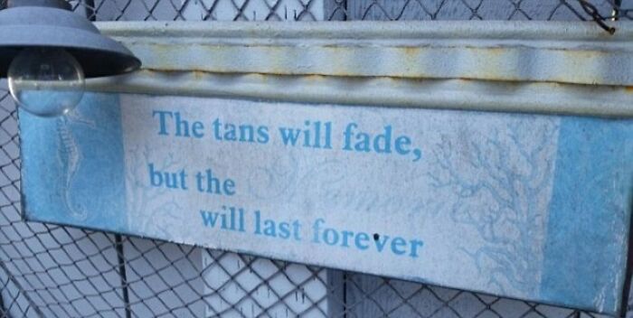 77 Signs That Hilariously Failed At The One Thing They Were Supposed To Do
