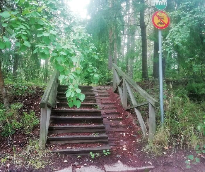 77 Signs That Hilariously Failed At The One Thing They Were Supposed To Do