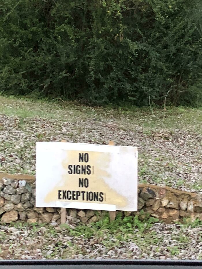 77 Signs That Hilariously Failed At The One Thing They Were Supposed To Do