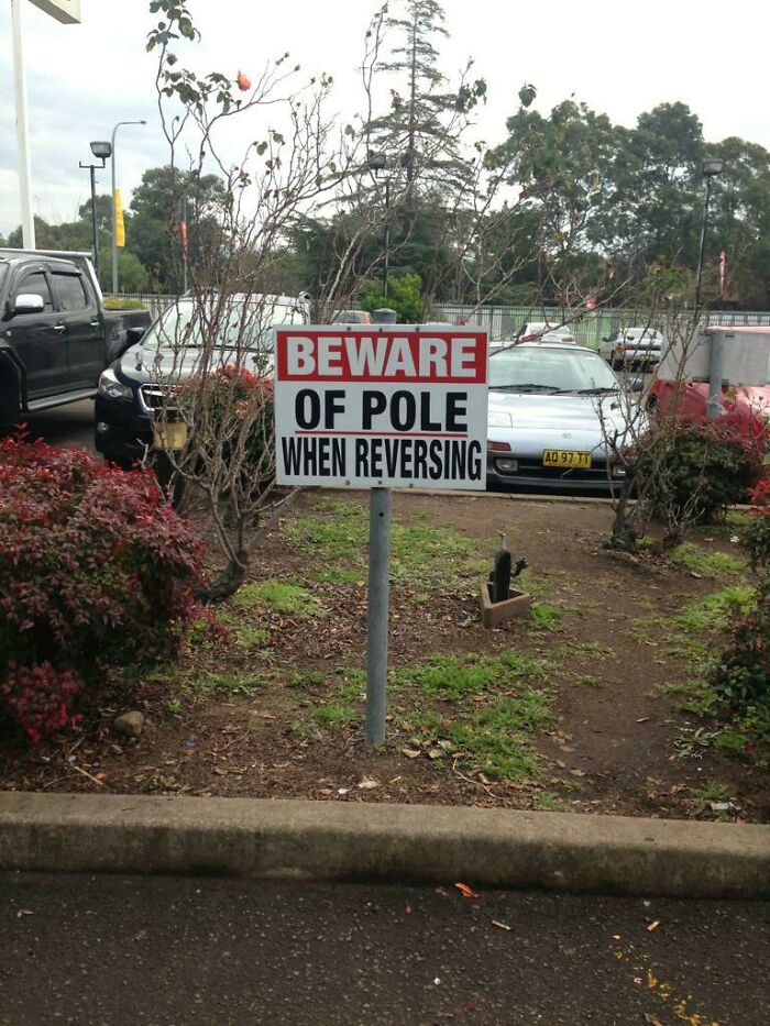 77 Signs That Hilariously Failed At The One Thing They Were Supposed To Do