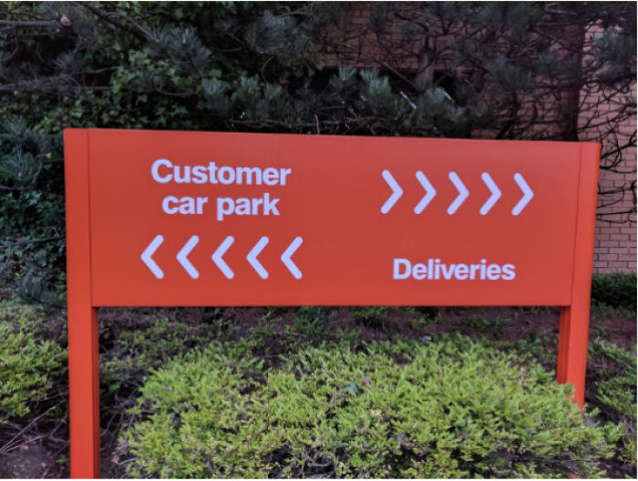77 Signs That Hilariously Failed At The One Thing They Were Supposed To Do