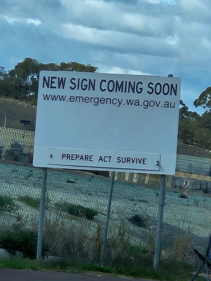 77 Signs That Hilariously Failed At The One Thing They Were Supposed To Do
