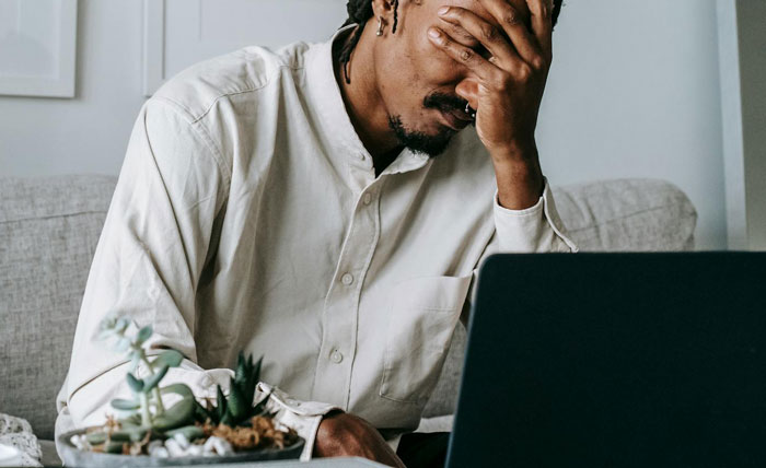Amateur Photographer Signs A Contract And Then Doesn’t Show Up To Wedding: “They Want To Sue Me Now” Amateur Photographer Signs A Contract And Then Doesn’t Show Up To Wedding: “They Want To Sue Me Now”