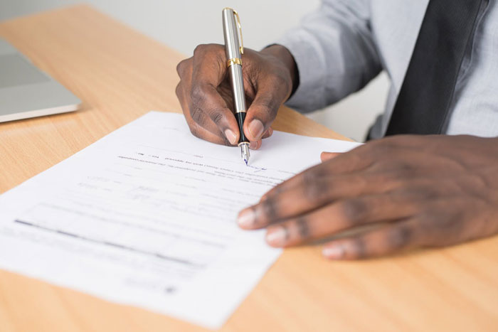 Amateur Photographer Signs A Contract And Then Doesn’t Show Up To Wedding: “They Want To Sue Me Now” Amateur Photographer Signs A Contract And Then Doesn’t Show Up To Wedding: “They Want To Sue Me Now”