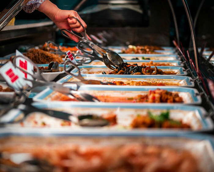 Passenger’s “Disgusting” Buffet Act Caught On Video Forces Cruise Line To Take Action, Issue Statement Passenger’s “Disgusting” Buffet Act Caught On Video Forces Cruise Line To Take Action, Issue Statement