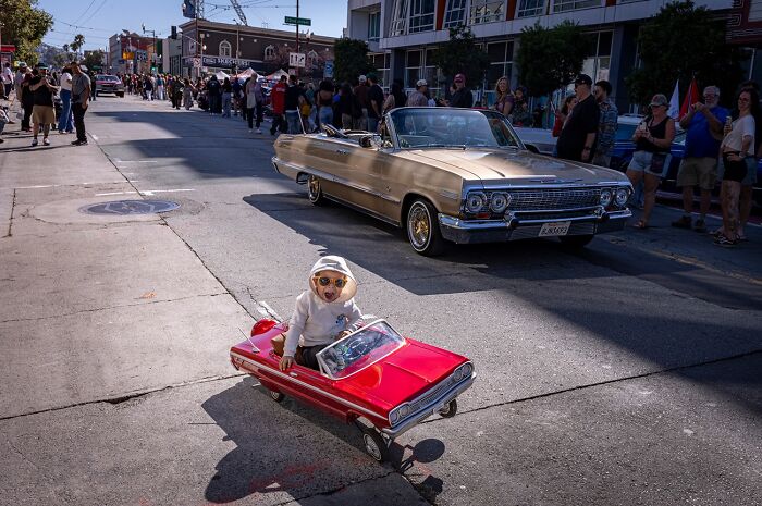 40 Times The Streets Looked Hilarious, Awkward, And Totally Relatable Through This Photographer’s Lens (New Pics) 40 Times The Streets Looked Hilarious, Awkward, And Totally Relatable Through This Photographer’s Lens (New Pics)