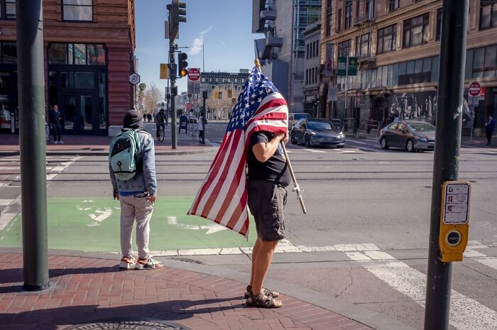 40 Times The Streets Looked Hilarious, Awkward, And Totally Relatable Through This Photographer’s Lens (New Pics) 40 Times The Streets Looked Hilarious, Awkward, And Totally Relatable Through This Photographer’s Lens (New Pics)