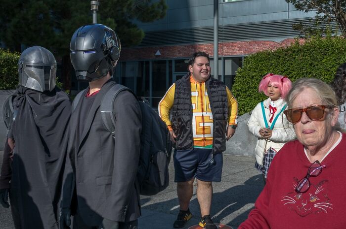 40 Times The Streets Looked Hilarious, Awkward, And Totally Relatable Through This Photographer’s Lens (New Pics) 40 Times The Streets Looked Hilarious, Awkward, And Totally Relatable Through This Photographer’s Lens (New Pics)