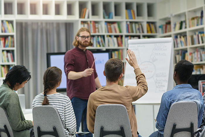 Lazy Seniors Force Classmates To Do All The Work, Teacher’s Trap Blows Up In Their Faces Lazy Seniors Force Classmates To Do All The Work, Teacher’s Trap Blows Up In Their Faces