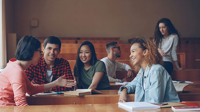 Lazy Seniors Force Classmates To Do All The Work, Teacher’s Trap Blows Up In Their Faces Lazy Seniors Force Classmates To Do All The Work, Teacher’s Trap Blows Up In Their Faces