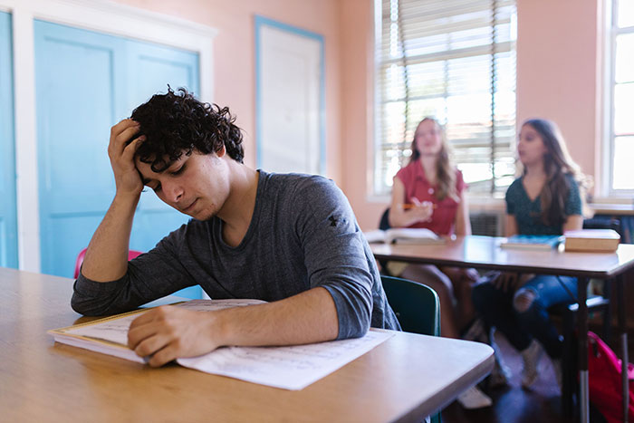 Lazy Seniors Force Classmates To Do All The Work, Teacher’s Trap Blows Up In Their Faces Lazy Seniors Force Classmates To Do All The Work, Teacher’s Trap Blows Up In Their Faces