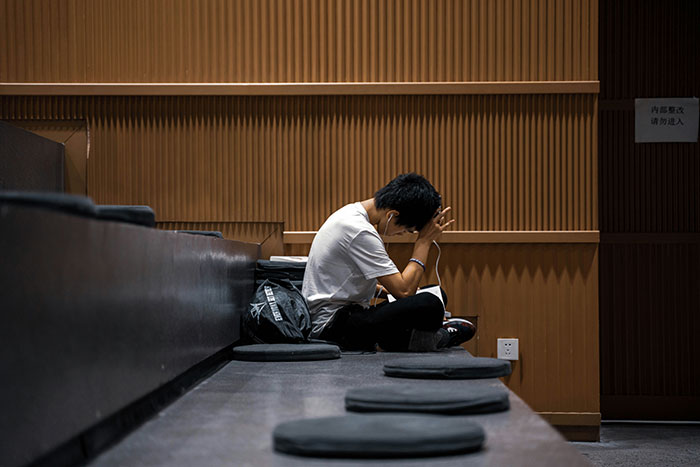 Lazy Seniors Force Classmates To Do All The Work, Teacher’s Trap Blows Up In Their Faces Lazy Seniors Force Classmates To Do All The Work, Teacher’s Trap Blows Up In Their Faces