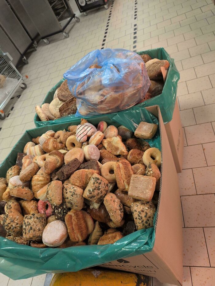 “400% Price Difference”: 91 Photos That Show How Insulting Consumerism Has Gotten (New Pics) “400% Price Difference”: 91 Photos That Show How Insulting Consumerism Has Gotten (New Pics)