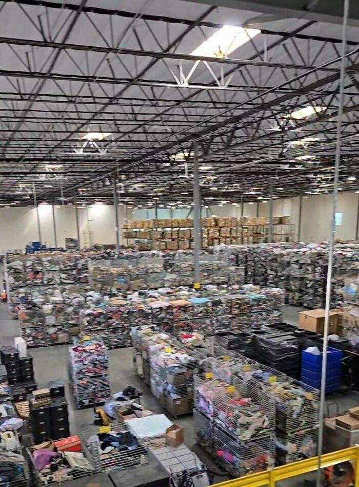 “400% Price Difference”: 91 Photos That Show How Insulting Consumerism Has Gotten (New Pics) “400% Price Difference”: 91 Photos That Show How Insulting Consumerism Has Gotten (New Pics)