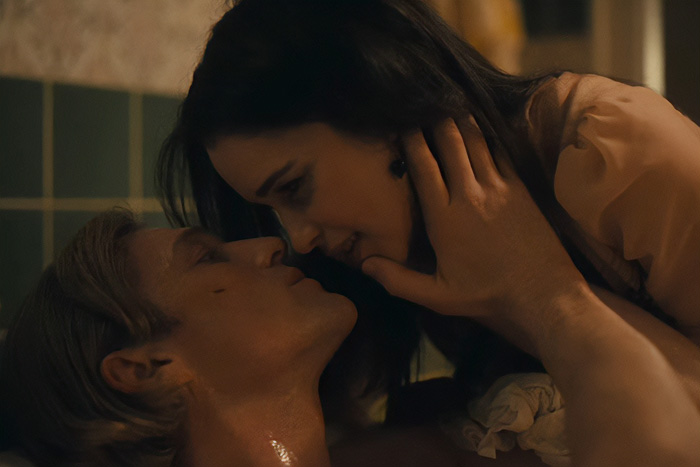 17 Intimate Scenes That Look Wildly Different Once You Know The Behind‑The‑Scenes Chaos 17 Intimate Scenes That Look Wildly Different Once You Know The Behind‑The‑Scenes Chaos