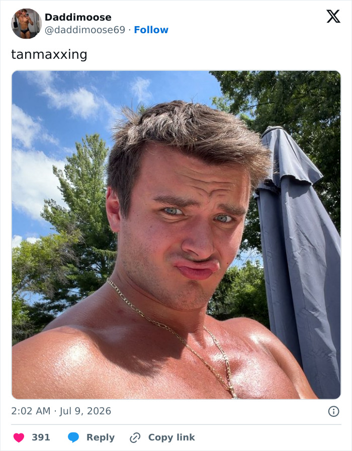 Doctor Exclusively Reveals Dangers Of New Beauty Trend Taking The Internet By Storm Doctor Exclusively Reveals Dangers Of New Beauty Trend Taking The Internet By Storm