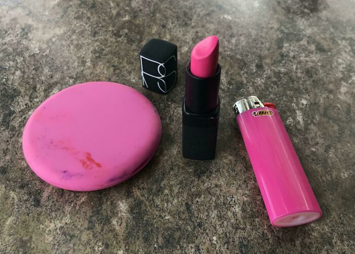 68 Incredibly Satisfying Paint Matches That Are So Perfect They Look Like Photoshop, But Aren’t