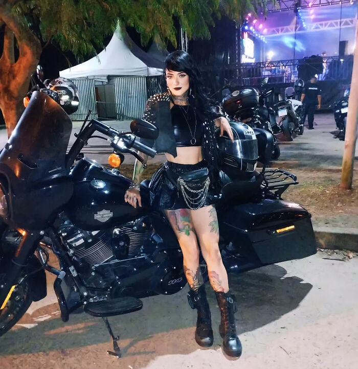 Goth Influencer, 30, And Boyfriend, 28, Found Lifeless On Rural Countryside Road Goth Influencer, 30, And Boyfriend, 28, Found Lifeless On Rural Countryside Road