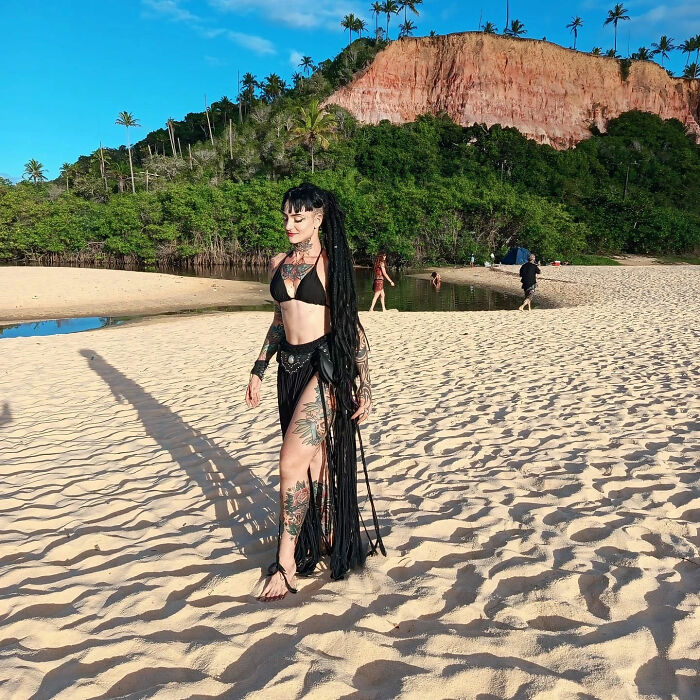 Goth Influencer, 30, And Boyfriend, 28, Found Lifeless On Rural Countryside Road Goth Influencer, 30, And Boyfriend, 28, Found Lifeless On Rural Countryside Road