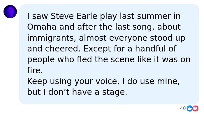 Country Singer’s Fans Walk-Out Mid Concert Over Song About America’s “Descent” Country Singer’s Fans Walk-Out Mid Concert Over Song About America’s “Descent”