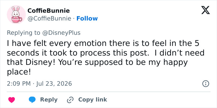 “I Almost Threw Up”: Disney Sparks Backlash After Posting Julie Andrews’ Glowing Portrait With No Explanation “I Almost Threw Up”: Disney Sparks Backlash After Posting Julie Andrews’ Glowing Portrait With No Explanation