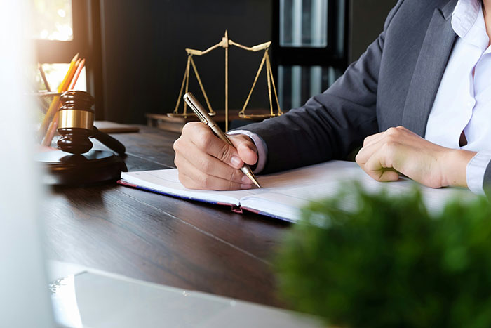 54 Divorce Lawyers Share The Most Satisfying Cases Of Instant Karma They’ve Ever Seen
