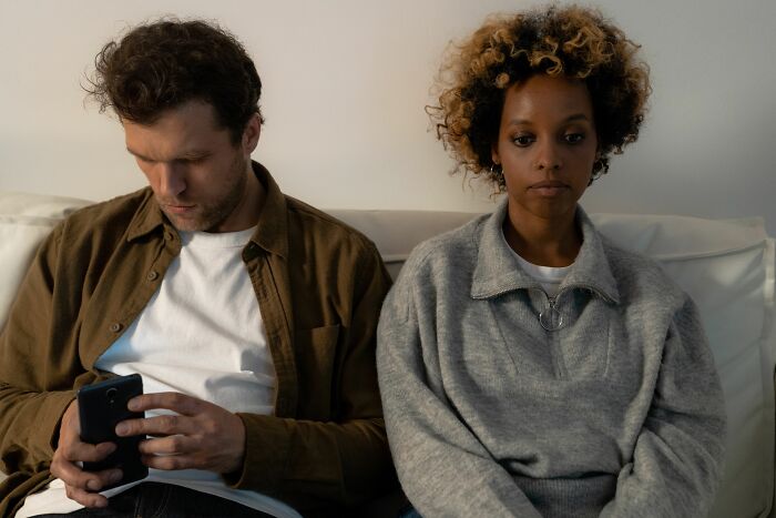 “They Think We’re Stupid”: 65 Women Reveal Small Cheating Red Flags “They Think We’re Stupid”: 65 Women Reveal Small Cheating Red Flags